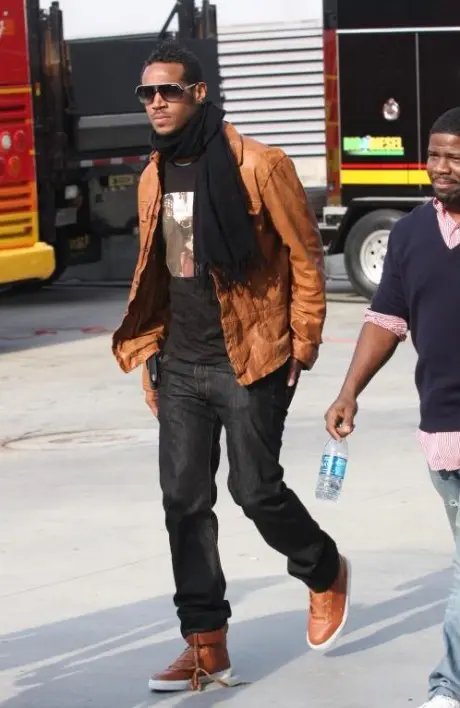 lakers game Marlon-Wayans-Lakers-ICEDOTCOM-460x708