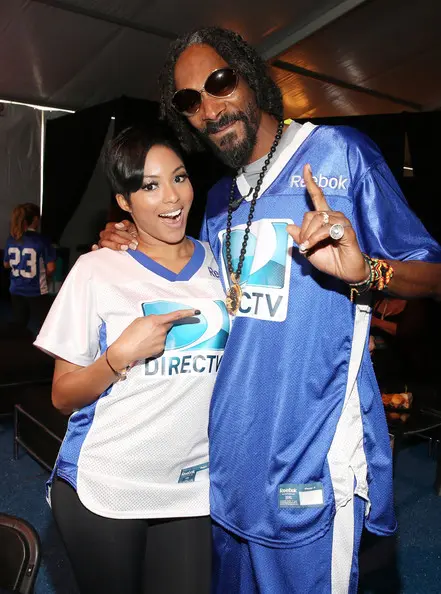 alicia quarels-snoop dogg-direct tv celebrity beach bowl-the jasmine brand