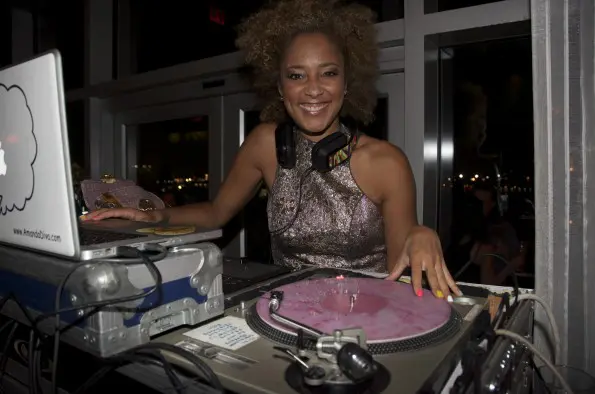 amanda the diva-Fashion Night In- Pop Up Review-new york fashion week-the jasmine brand