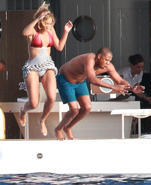 b-beyonce birthday with jayz-bikini-italy-the jasmine brand