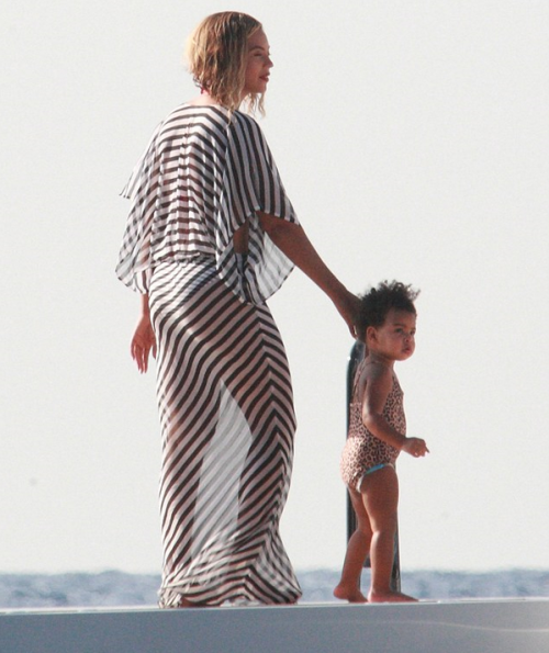 e-beyonce birthday with jayz-bikini-italy-the jasmine brand