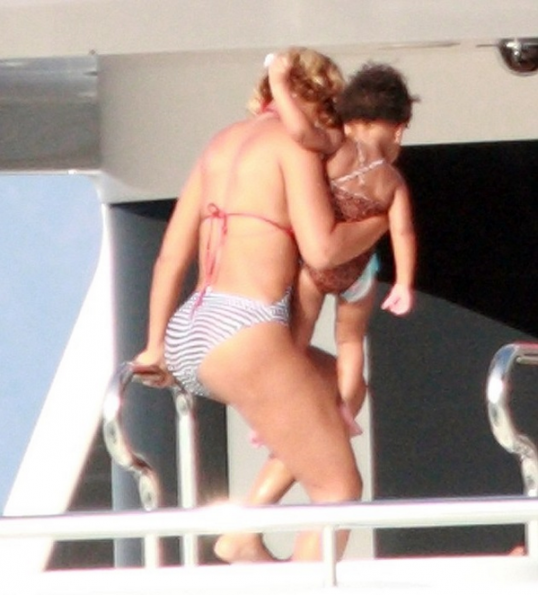 f-beyonce birthday with jayz-bikini-italy-the jasmine brand