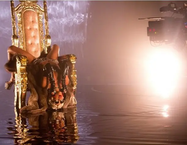 ii-rihanna-pour it up video-the jasmine brand