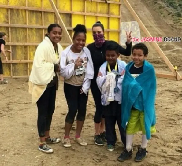 keeping up with the kardashians-kim khloe-mud run-the jasmine brand
