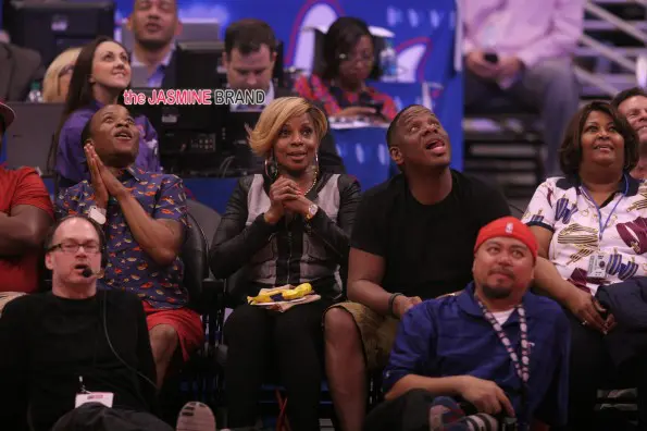 Mary J. Blige at the Clippers game