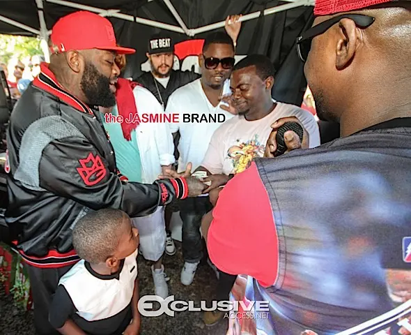 Ross Claus gives back this holiday season (34 of 76)