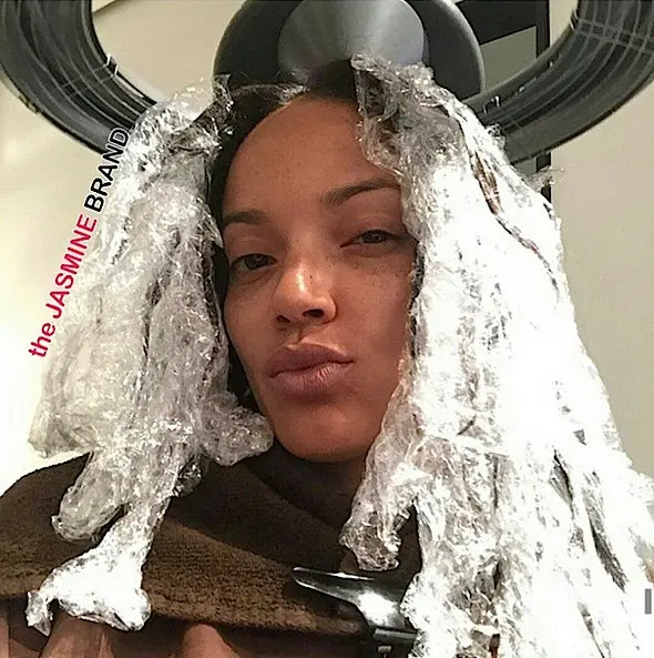 selite ebanks-hair dryer selfie-the jasmine brand