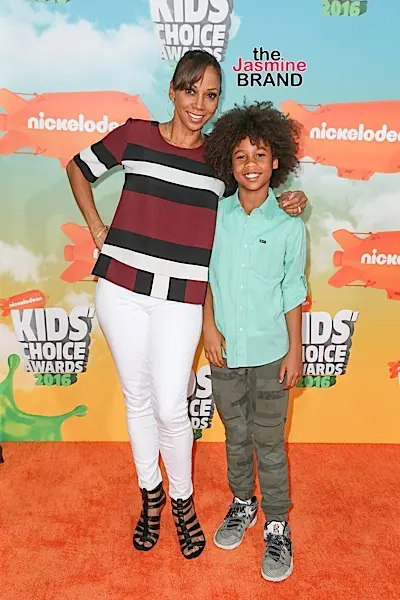 03/12/2016 - Holly Robinson Peete and Roman Robinson Peete - Nickelodeon's 2016 Kids' Choice Awards - Arrivals - The Forum - Inglewood, CA, USA - Keywords: Vertical, Arrival, Attending, People Person, Award, Television Show, Film, Portrait, Photography, Film Industry, Fashion, Arts Culture and Entertainment, Celebrity, Celebrities, Nickelodeon Kids' Choice Awards, Topix, Bestof, 29th Annual Nickelodeon Kids' Choice Awards, California Orientation: Portrait Face Count: 1 - False - Photo Credit: PRPhotos.com - Contact (1-866-551-7827) - Portrait Face Count: 1