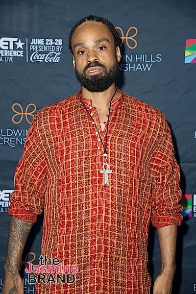 LOS ANGELES, CA - JUNE 18: Singer-Songwriter Bilal performs at the 2016 BET Experience at Baldwin Hills Crenshaw Plaza on June 18, 2016 in Los Angeles, California. (Photo by Earl Gibson/BET/Getty Images for BET)