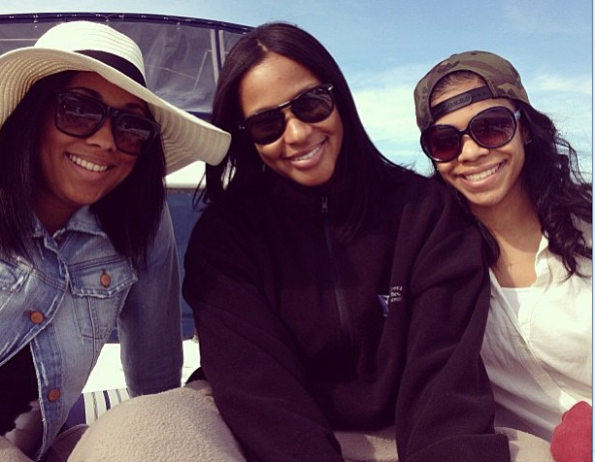 [photo] Chris Paul S Wife Throws Girls Only B Day Trip With Savannah Brooke Bailey Hits Strip
