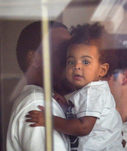 beyonce-blue ivy-jay-z-lunch in paris-the jasmine brand