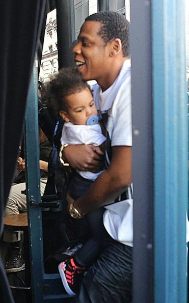 jay-z-blue ivy-beyonce-lunch in paris 2013-the jasmine brand