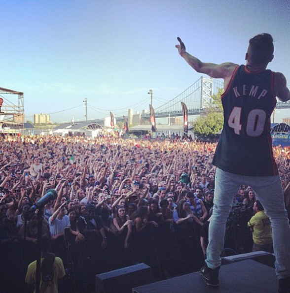 Macklemore-Performing-The-Roots-Picnic-2013-The-Jasmine-Brand