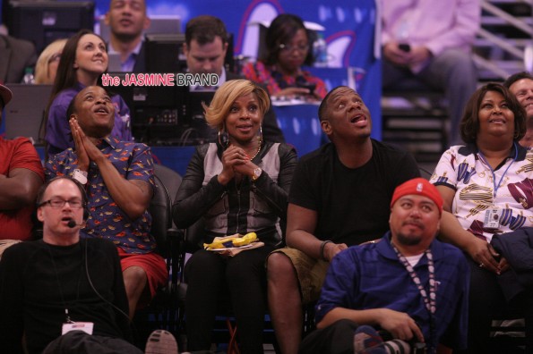 Mary J. Blige at the Clippers game