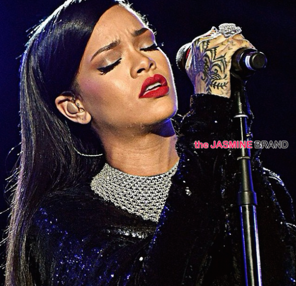 Rihanna-Performs Concert of Valour-the jasmine brand