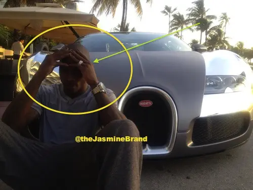 [Photos] Ochocinco Still Wears Wedding Band & Black Nail Polish