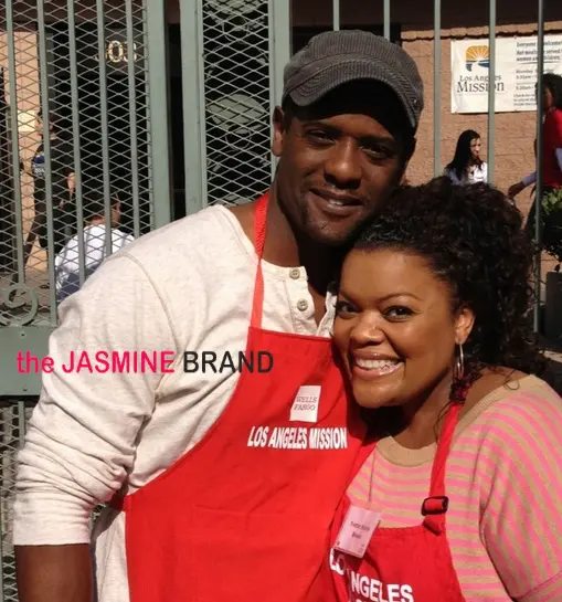 Blaire Underwood, Evelyn Lozada, Tatyana Ali & Celebs Feed Homeless for Thanksgiving