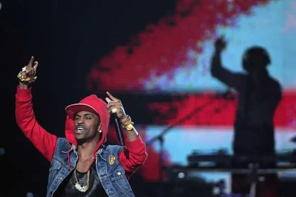 [WATCH] 2 Chainz, Big Sean, Kendrick Lamar Perform at ‘Cali in Christmas’ Show