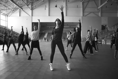 [Video] Beyonce Rehearses for Super Bowl Halftime Show