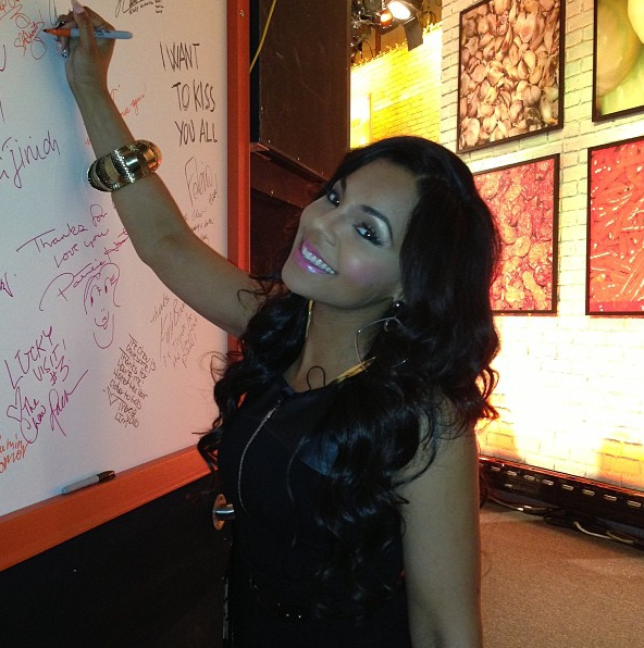 Kim Zolciak Caught Smoking While Knocked Up, Ashanti Hits ‘The Chew’ + More Celeb Stalking