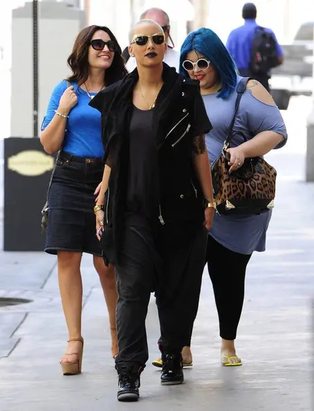 Billboard Illustrates Jay-Z’s Blueprint, Amber Rose Has A Baggy Lunch + More Celeb Stalking