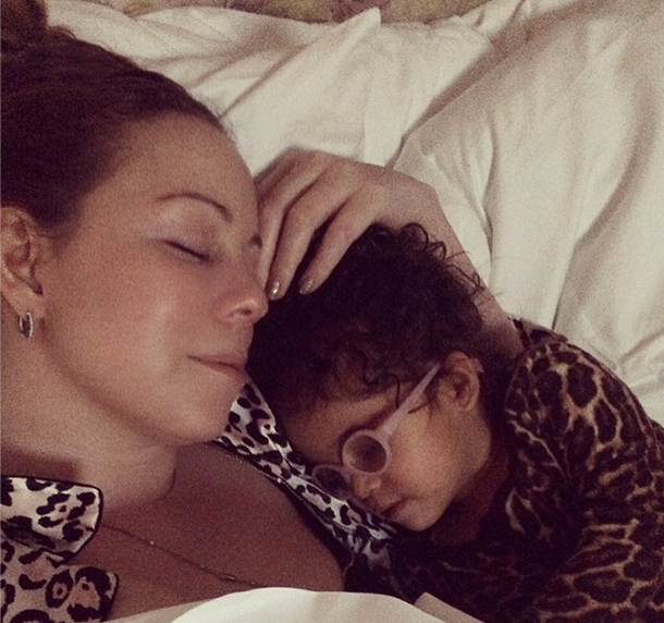 Mariah Carey & Monroe’s Cuddle Time, Evelyn Lozada Maternity Swag + More Topless Rihanna Pix