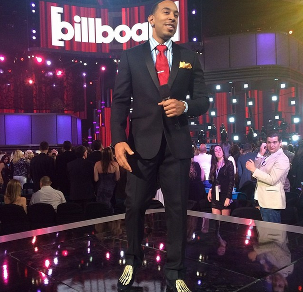 Justin Timberlake Wins Big At Billboard Awards, J.Lo Makes History + See Full Winner List