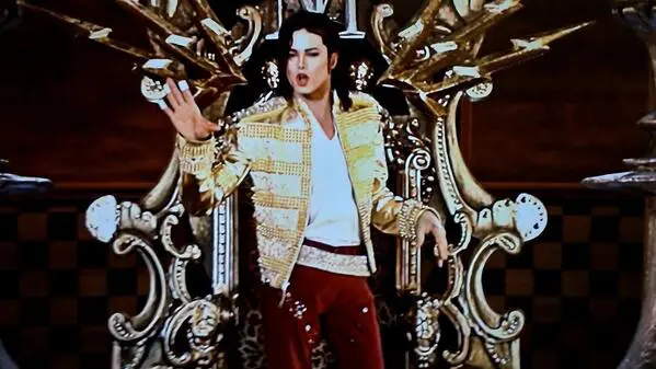 [VIDEO] Michael Jackson’s Billboard Awards Hologram Garners Tears & Mixed Reviews