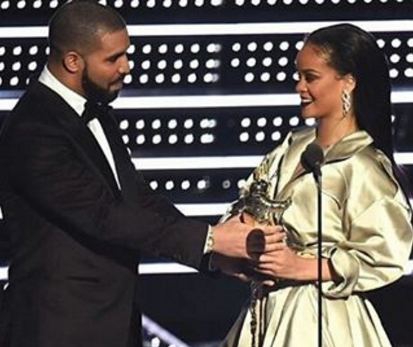 Drake Presents Rihanna With Award, Professes His Love To RiRi + See VMA Winner List!
