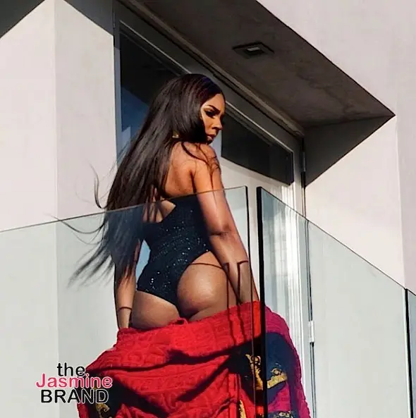 Ciara Serves Face, Ashanti Served Cakes