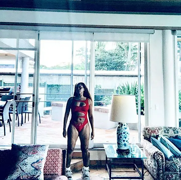 Erykah Badu Serves Swimsuit Body!