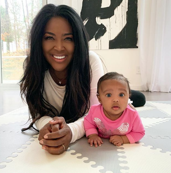 Kenya Moore Kicked Out Of Restaurant For Changing Daughter’s Diaper!
