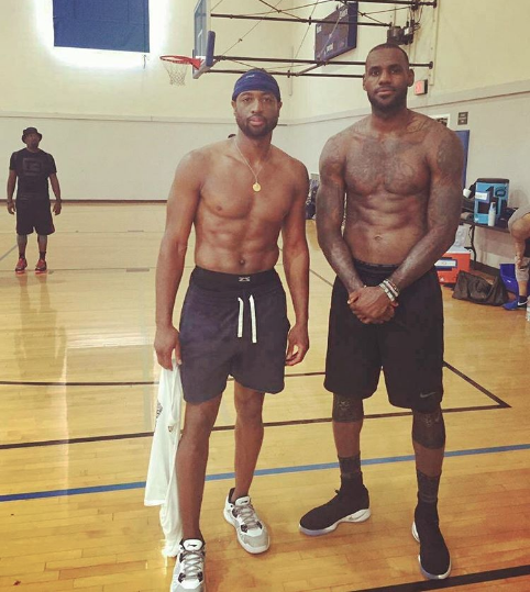 Dwyane Wade Defends LeBron James After Critics Call Him “Washed Up” 