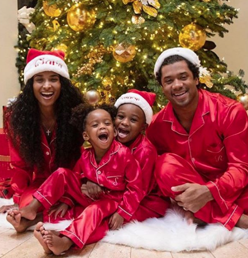 Christmas Celebrity Photos: Carmelo & Lala Anthony, Kevin Hart, Trey Songz, Kylie Jenner, J.Lo & A-Rod
