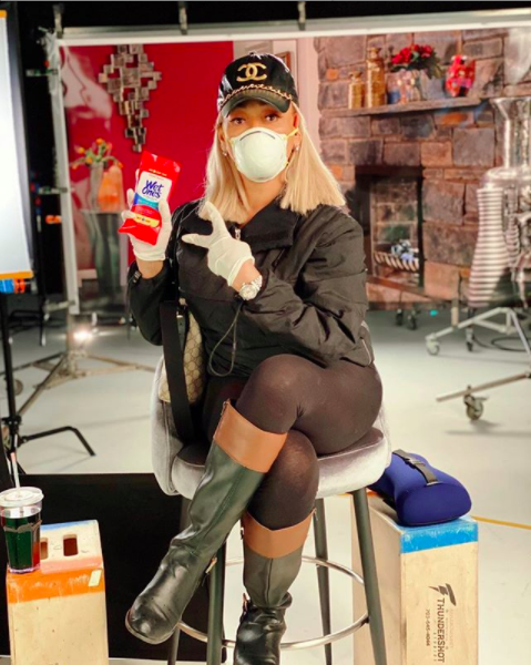 ‘Real Housewives Of Potomac’ Star Karen Huger Hints At Taping Confessional Amid Coronavirus, Then Changes Caption Telling Fans To ‘Practice Social Distance’