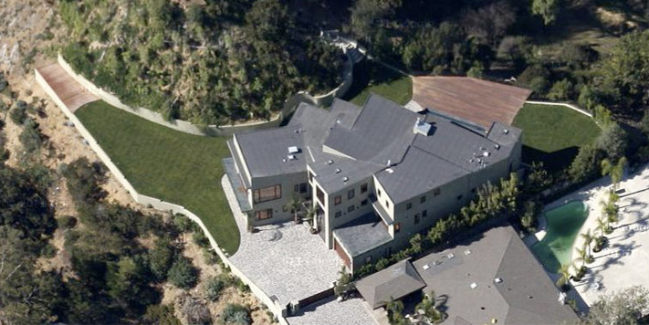 Rihanna Puts Crappy Beverly Hills Home on the Market - theJasmineBRAND