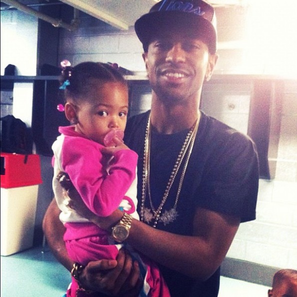 [Pix & Flix] Big Sean Loves His Niece, Ashanti Loves Gold Pants + Chris ...