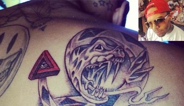 [Photos] Chris Brown Continues to Feed His Ink Addiction