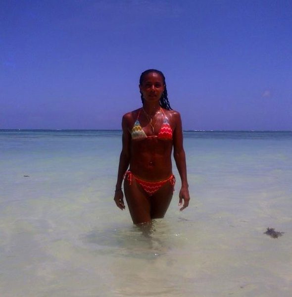 40-Years-Young-Never-Looked-So-Young : Jada Pinkett Smith’s Revealing Bikini Body
