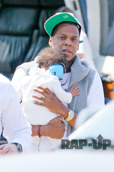 Jay-Z Takes Daughter, Blue Ivy On Helicopter Ride