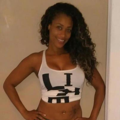 Tami Roman Shows Off Her Flat Stomach, Diddy’s Sunblocked Nose Hits Spain + More Stalking