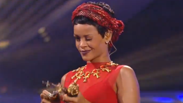 [Video] Rihanna Brings ‘Cockiness’ & A$AP Rocky To VMA Performance