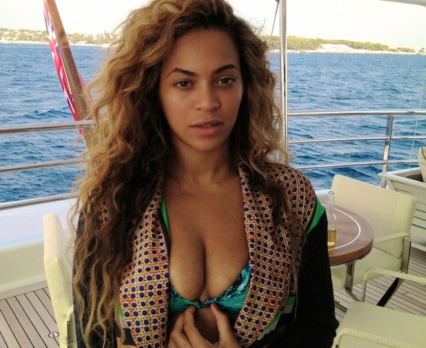 Stop & Stare: A Bustier Beyonce Unleashes More Candid Stan Photos