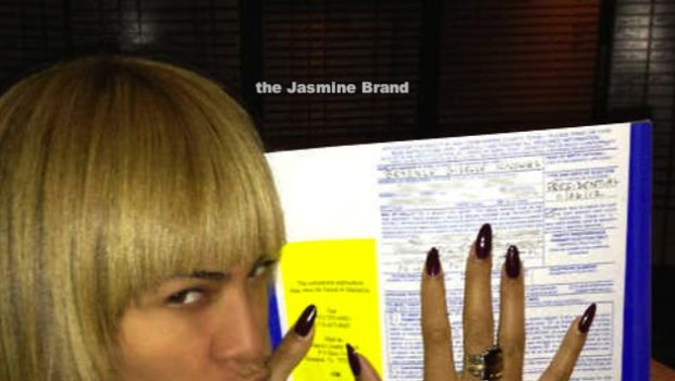 Is it REALLY Illegal for Beyonce to Show Her Election Ballot? Check the Facts!