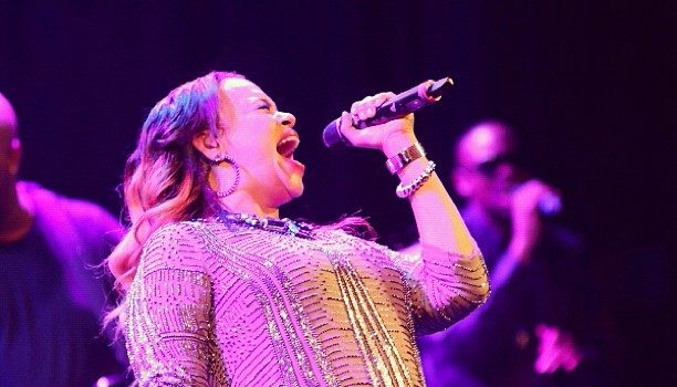 [Video] Faith Evans Pulls DC Fans On Stage, For Soulful Performance