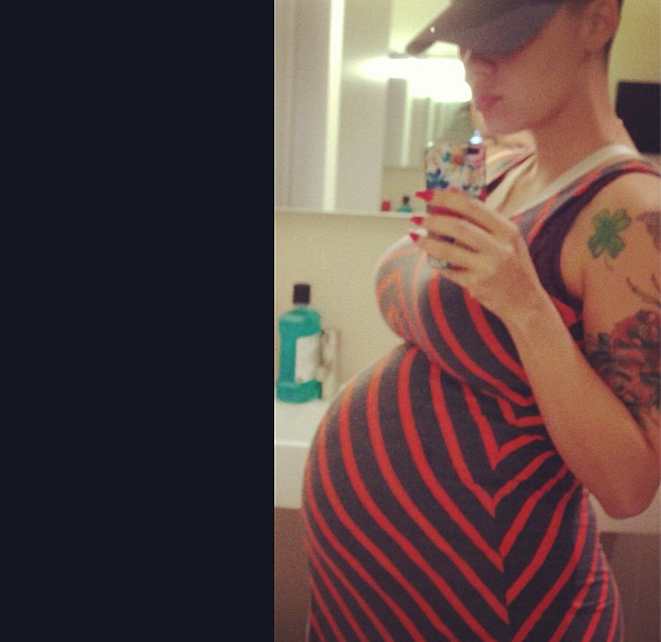 Ovary Hustlin’ : Amber Rose Is Ready To Burst…31 Weeks & Counting