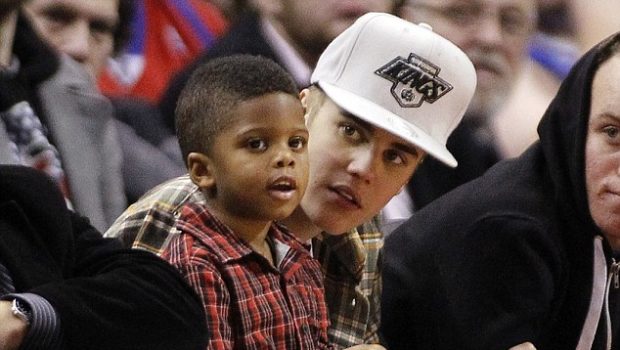 Kiddie Dopeness: Justin Bieber & Chris Paul’s Son Kick It Court Side