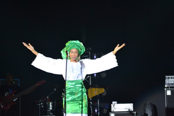 [Video] Michelle Williams Performs National Anthem in Nigeria