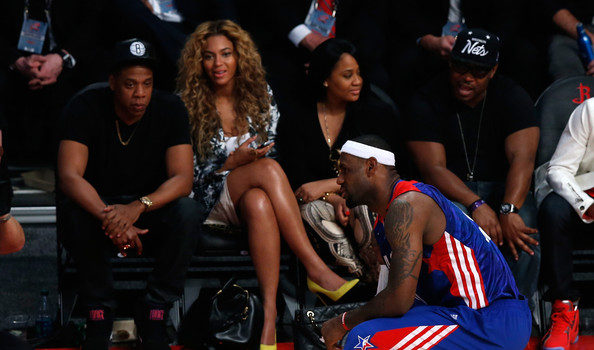 [Photos] Spike Lee, 2 Chainz, Jay-Z & Beyonce Trip A Referee @ All-Star Game