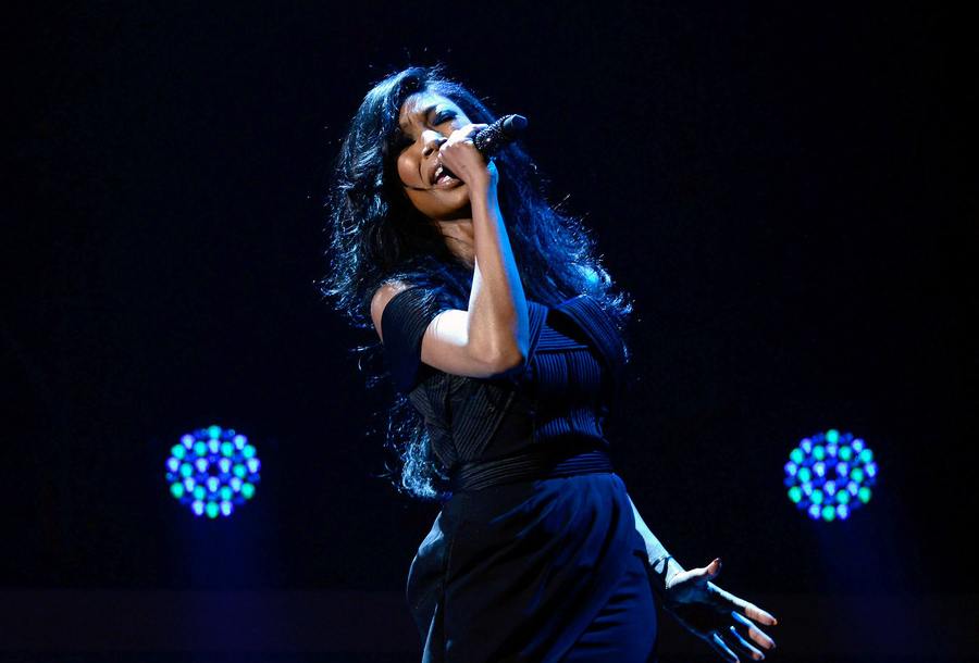 [WATCH] Brandy Debuts New Song, 'Without You' On BET Honors